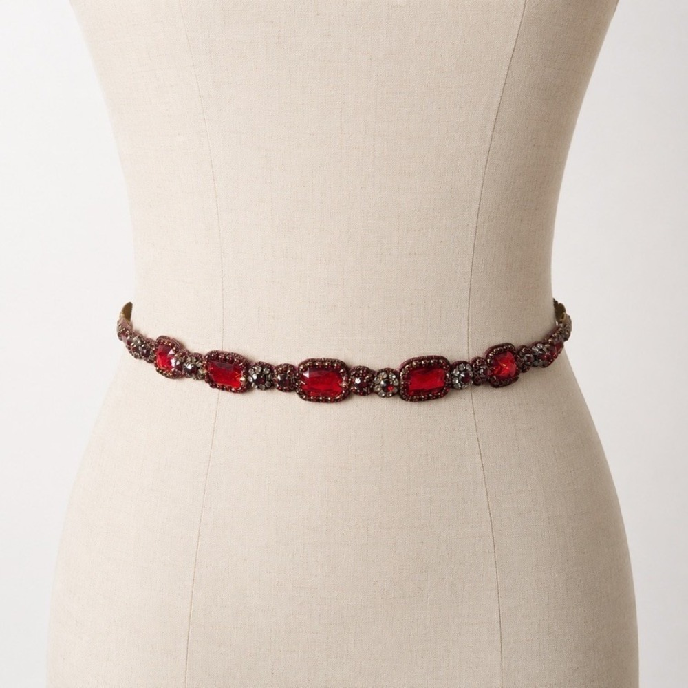 Vintage Ruby Red emerald cut stone womens pretty belt size Large y2k jeweled